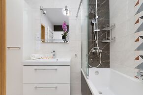 Apartment Manufaktura Łódź by Renters