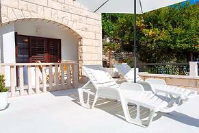 Hope - 30m to the sea & Seaview - R1