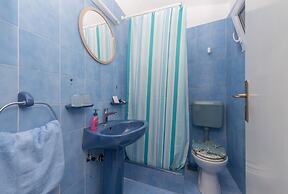 Goran - in the Center of the City - R1