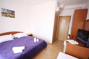 Nikola 1 - Free Parking - R7