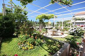 Nikola 1 - Free Parking - R7