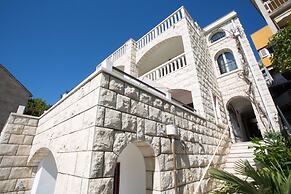 Hope - 30m to the sea & Seaview - R3