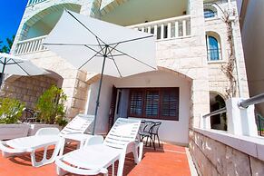 Hope - 30m to the sea & Seaview - R3