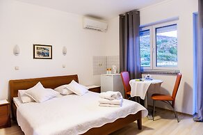 Anka - With Open Jacuzzi - R5