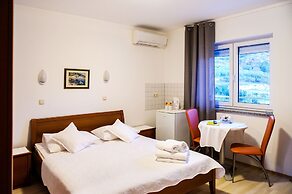 Anka - With Open Jacuzzi - R5