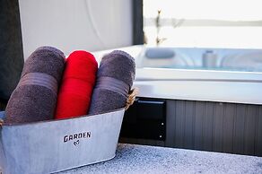 Anka - With Open Jacuzzi - R3