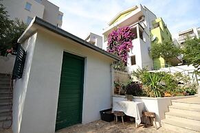 Jovize - Free Parking - R1