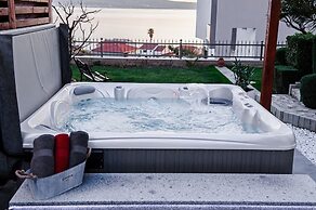 Anka - With Open Jacuzzi - R1