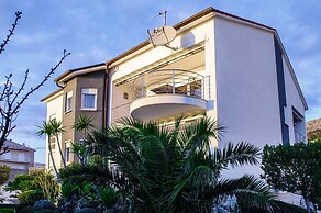 Anka - With Open Jacuzzi - R1