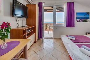 Tanja - 200m to the Beach - A4