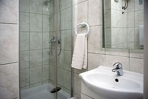 Robi - 50m From Beach - R1