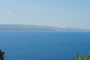 Maza - With Seaview & Parking - R1