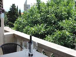 Maza - With Seaview & Parking - R1