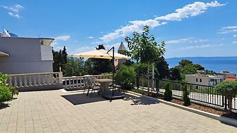 Maza - With Seaview & Parking - R1