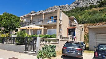 Maza - With Seaview & Parking - R1