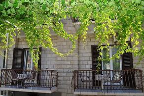 Ljuba - 130 Meter From sea - R7