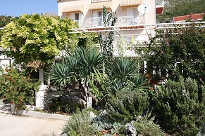 Nikola 1 - Free Parking - R4