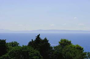 Maza - With Seaview & Parking - R2