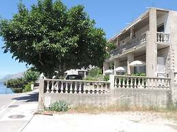 Maza - With Seaview & Parking - R2