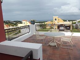 Beautiful Home At The Hill With Private Pool