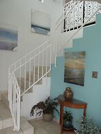 Beautiful Home At The Hill With Private Pool