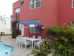 Beautiful Home At The Hill With Private Pool