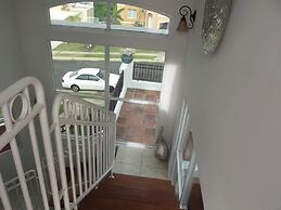 Beautiful Home At The Hill With Private Pool