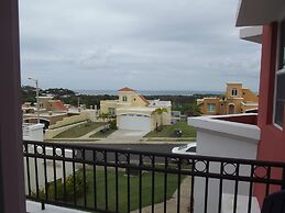 Beautiful Home At The Hill With Private Pool