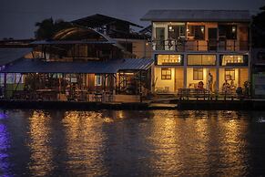 Pura Natura Riverside