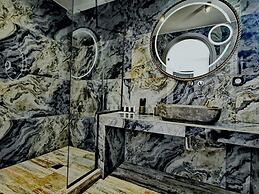 Santorini Miracles Suites, Adults Only