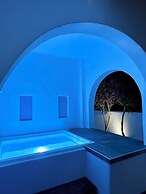 Santorini Miracles Suites, Adults Only