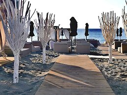 Santorini Miracles Suites, Adults Only