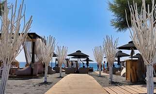 Santorini Miracles Suites, Adults Only