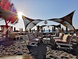 Santorini Miracles Suites, Adults Only