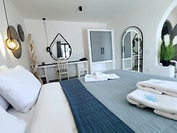 Santorini Miracles Suites, Adults Only
