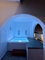 Santorini Miracles Suites, Adults Only