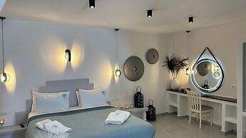 Santorini Miracles Suites, Adults Only