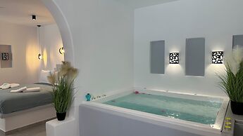 Santorini Miracles Suites, Adults Only