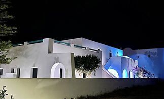 Santorini Miracles Suites, Adults Only