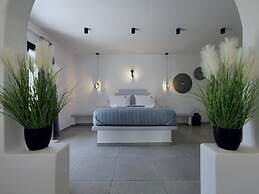 Santorini Miracles Suites, Adults Only