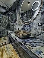 Santorini Miracles Suites, Adults Only