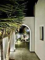 Santorini Miracles Suites, Adults Only