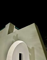 Santorini Miracles Suites, Adults Only