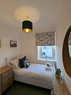 Woodbine Retreat, A Remarkable 3 Bedroom House