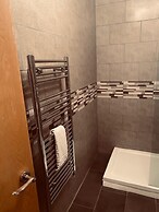 Beautiful 1-bed Apartment in Scarborough