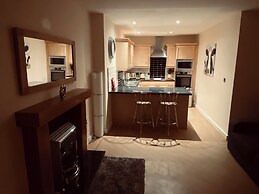 2 Guests - 5min To The Beach - Fireplace