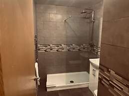 Beautiful 1-bed Apartment in Scarborough