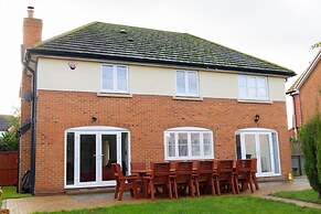 4 Luxurious Executive Villa