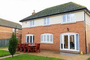 4 Luxurious Executive Villa