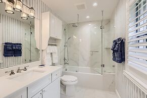 Banyan Cove 4bd 4.5ba Private Pool and Parking